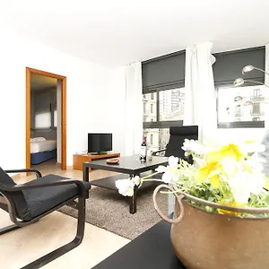 Bright Sagrada Familia Apartment Barcelona